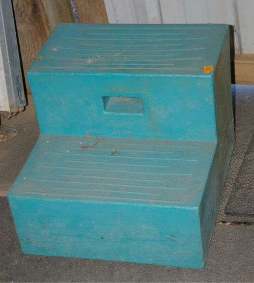 Turquoise plastic step