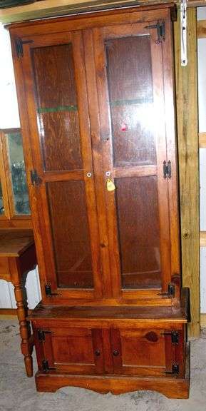 Pine Gun Cabinet