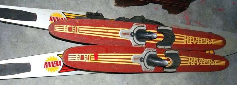 2 Pair of Water Skis