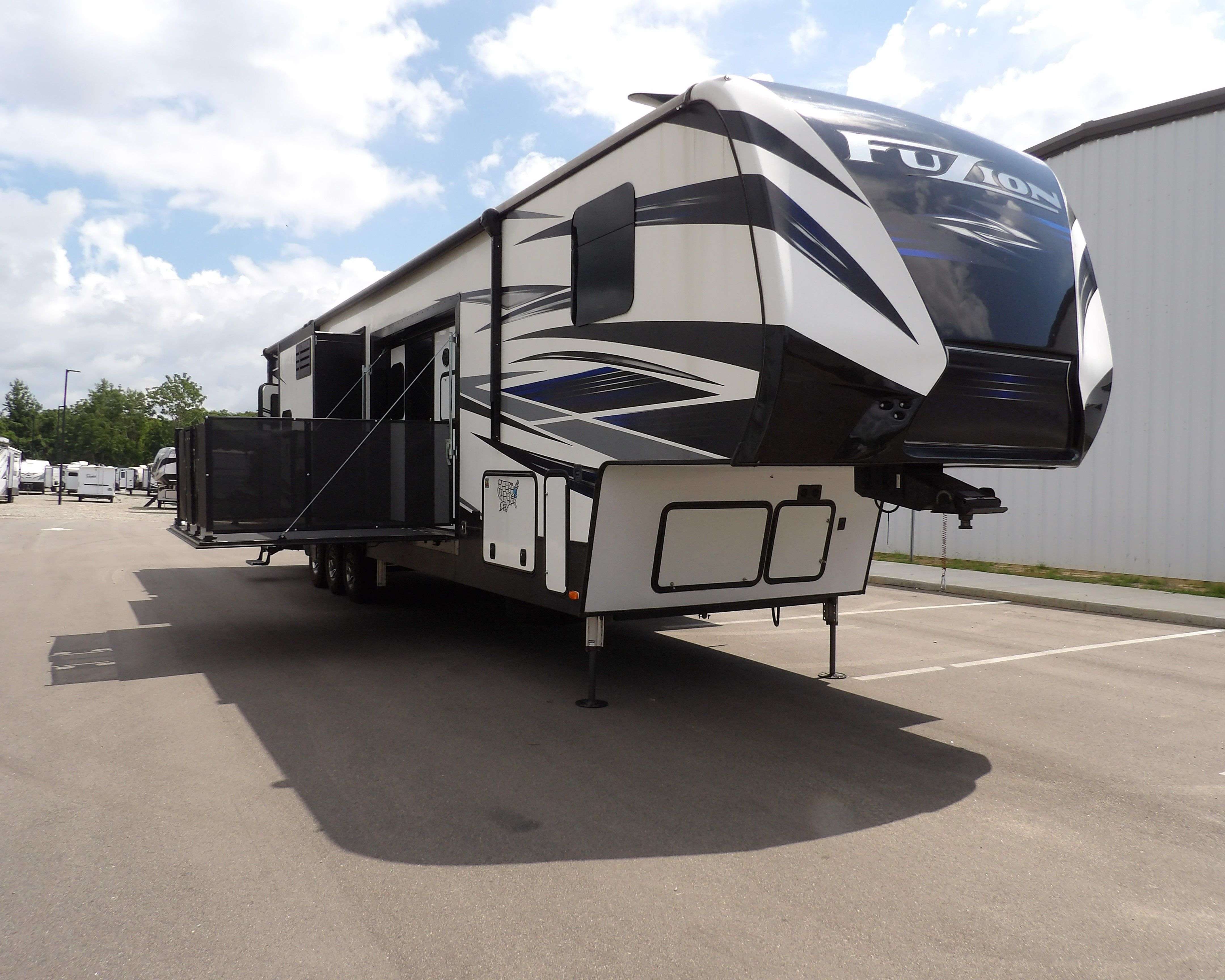 2019 KEYSTONE FUZION 424 USED Camping World