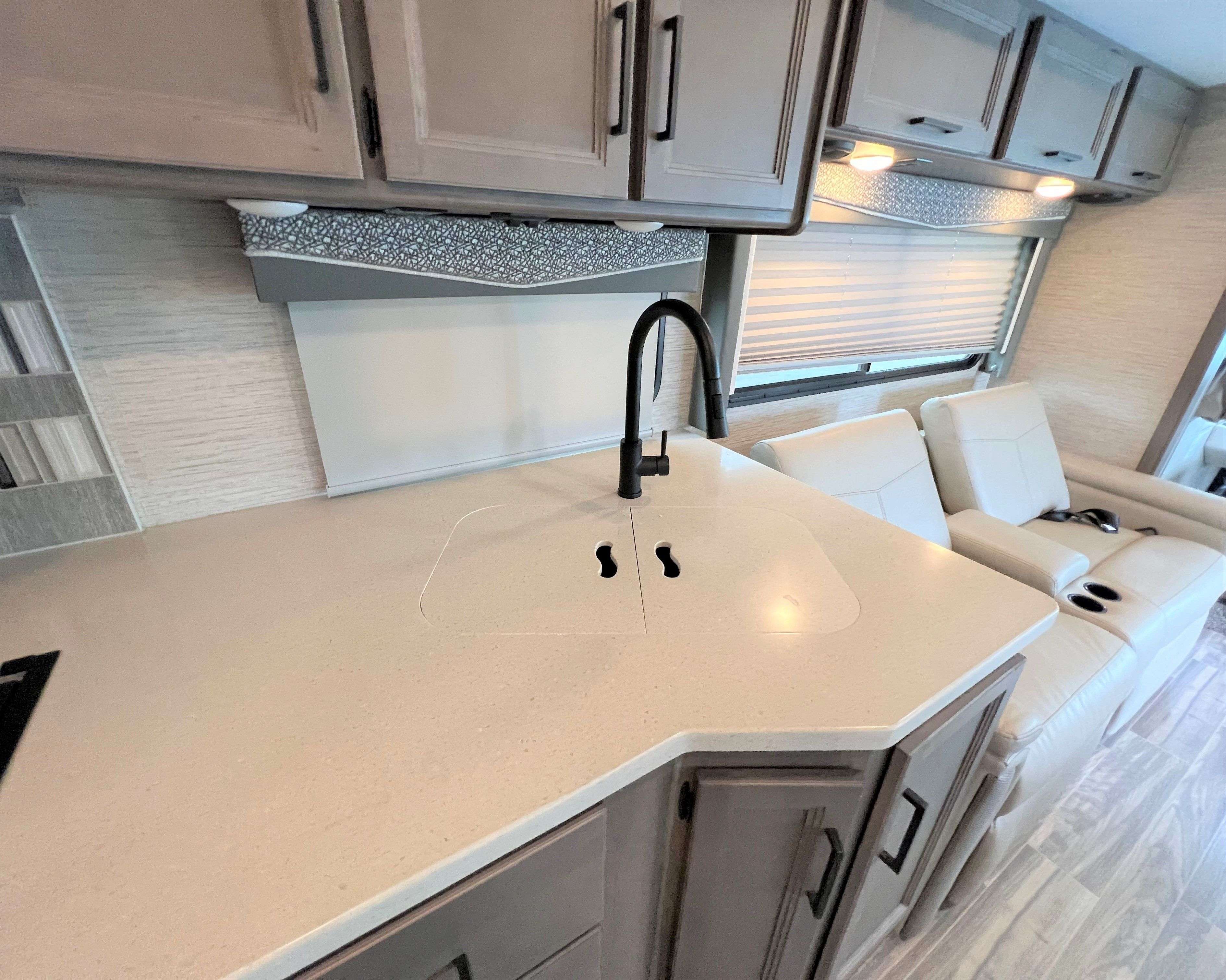 2023 THOR ACE 29D USED Camping World