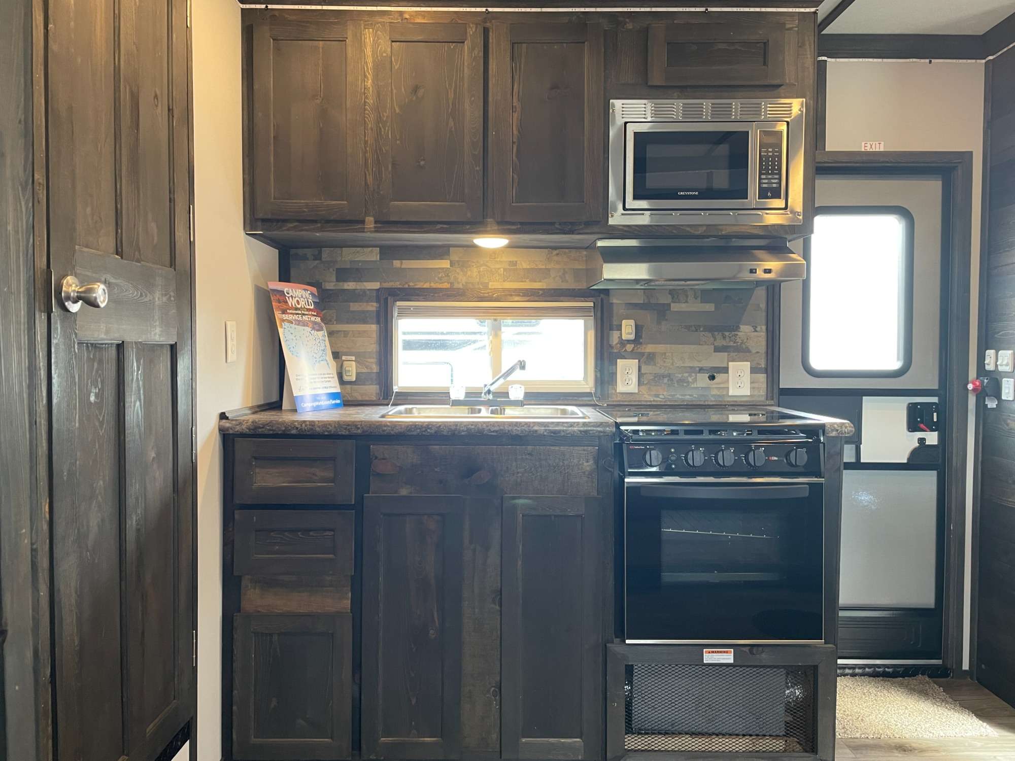 2022 AMERICAN SURPLUS ICE CASTLE RV 8X24V 20TH ANNIVERSARY - USED ...