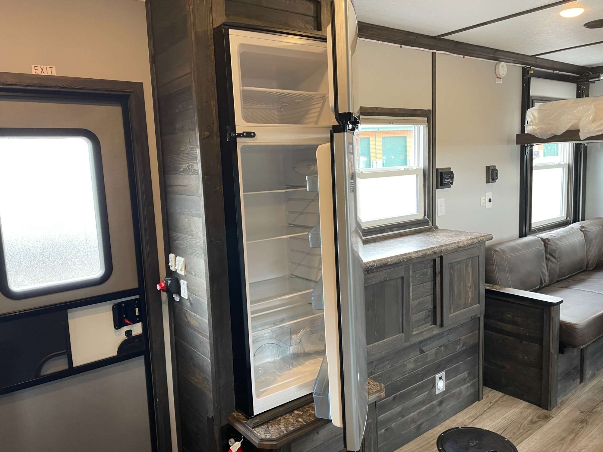 2022 AMERICAN SURPLUS ICE CASTLE RV 8X24V 20TH ANNIVERSARY - USED ...