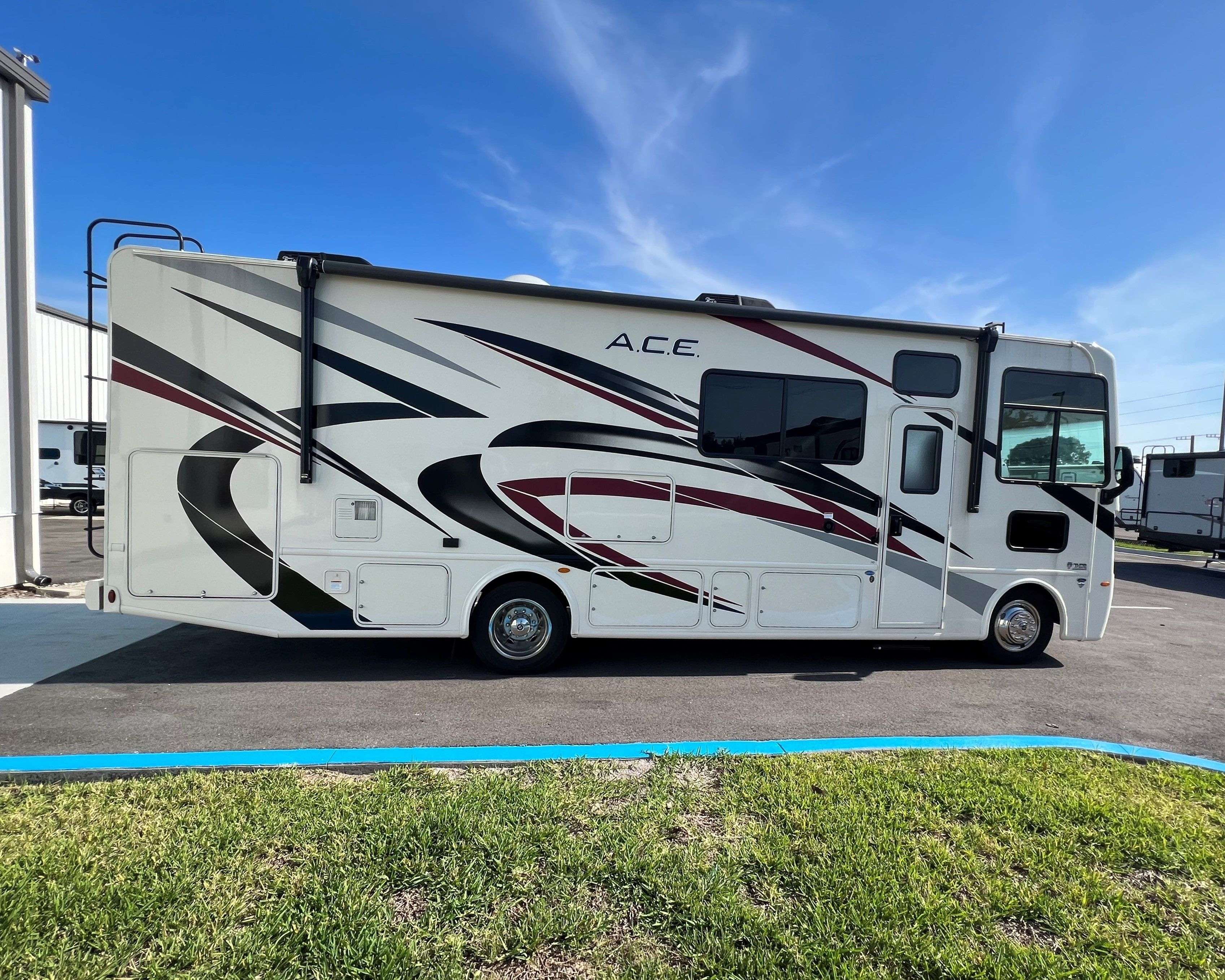 2023 THOR ACE 29D USED Camping World