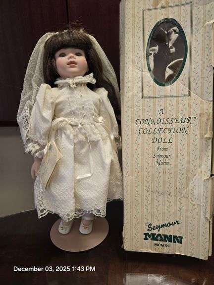 Connoisseur Betty Jane Carter Limited Edition Musical Porcelain Doll