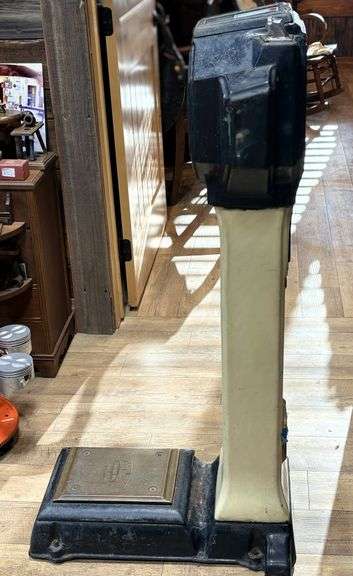 Vintage Store Scale