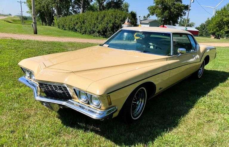 1972 Buick Riviera Boattail