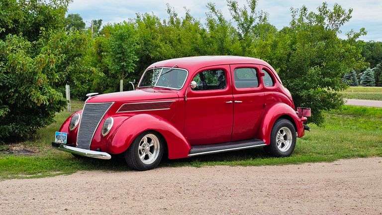 1937 Ford 4 Door Sedan