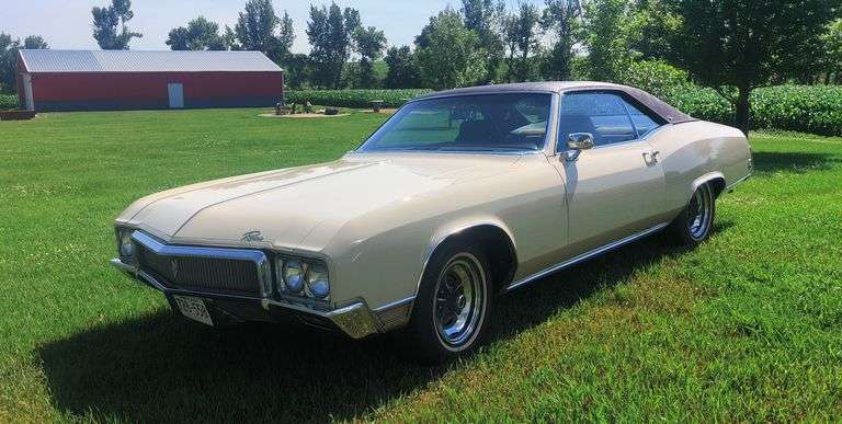 1970 Buick Riviera 2 Door Hardtop