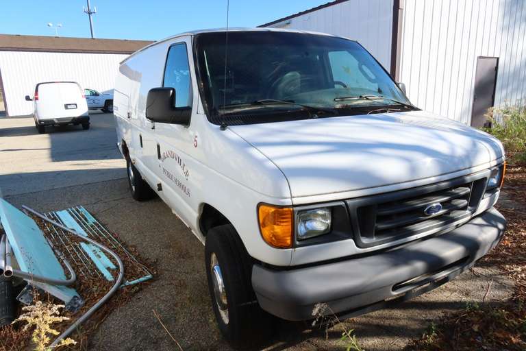 2006 Ford E-350 Super Duty Van