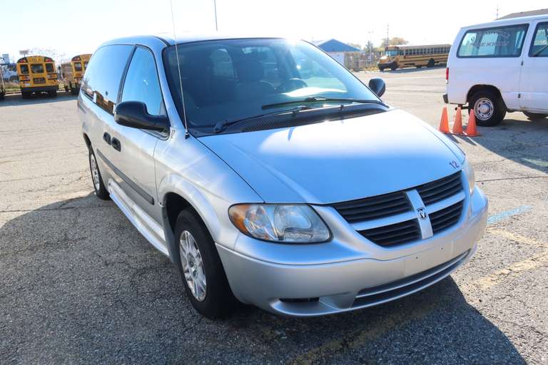 2007 Dodge Grand Caravan W/ Braun Lift