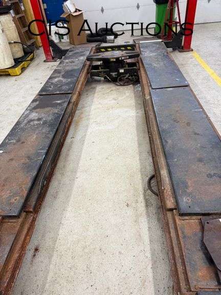 AUTOMOTIVE VEHICLE LIFT