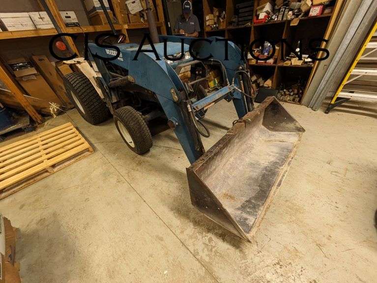 1984 FORD 1520 TRACTOR