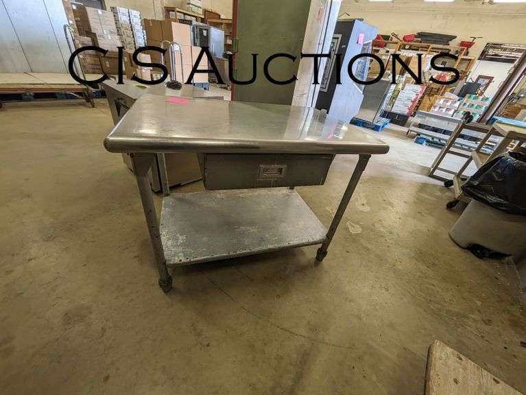 STAINLESS STEEL PREP TABLE