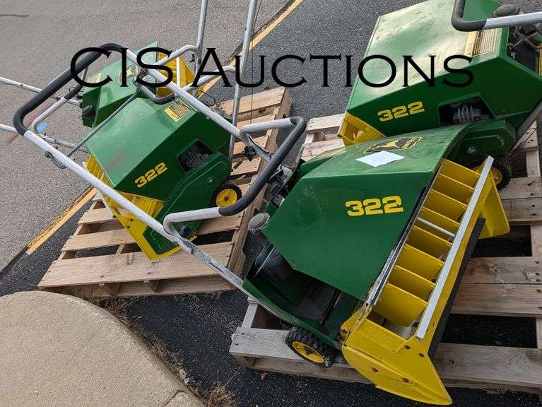 JOHN DEERE SNOW BLOWER
