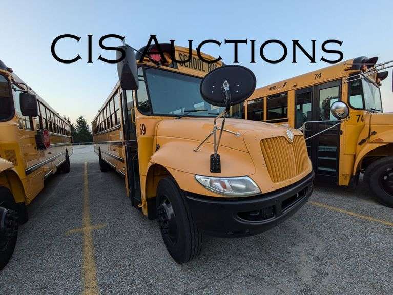 2015 IC CE300 W/CUMMINS 6.7L