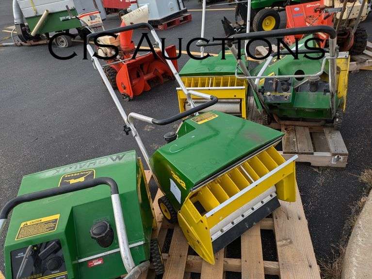 JOHN DEERE SNOW BLOWER
