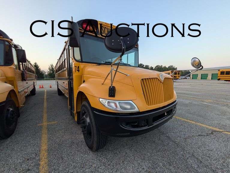 2016 IC CE300 W/CUMMINS 6.7L