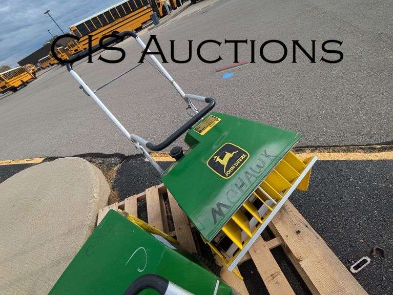 JOHN DEERE SNOW BLOWER