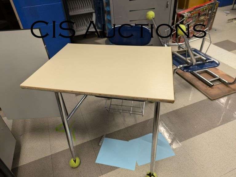STUDENT DESK