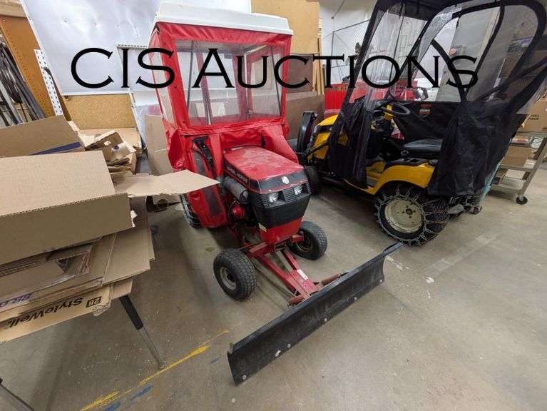 TORO GARDEN TRACTOR W/SNOWPLOW BLADE