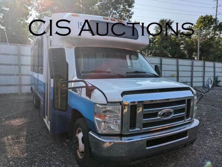 2012 FORD E-450 W/6.8L TRITON