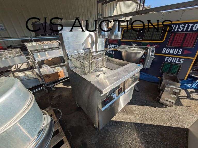 COMMERCIAL FRYER