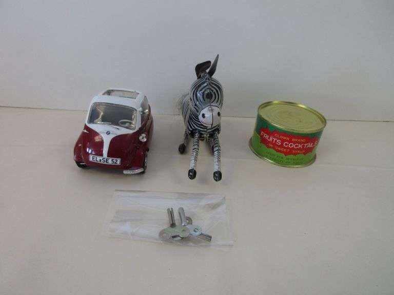 3) Metal Wind Up Collectibles