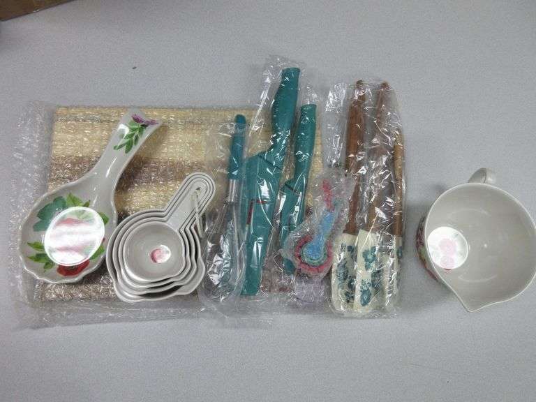Pioneer Women Gadget Set