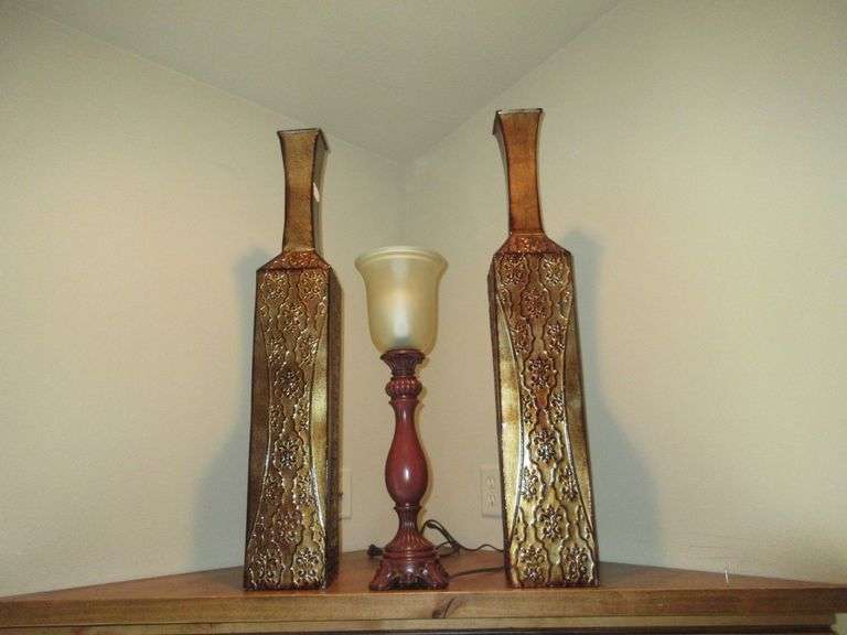 Lamp, 2) Metallic Vases
