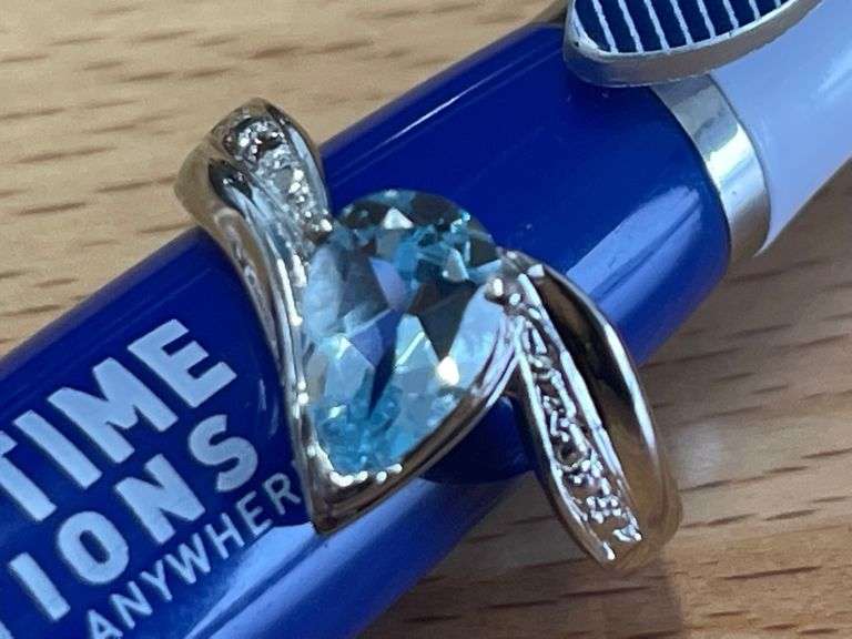 Beautiful Women's Sterling Silver 1.30 CTW Topaz Size 7 Designer Ring