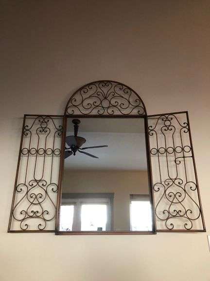 Hanging Mirror with Gates