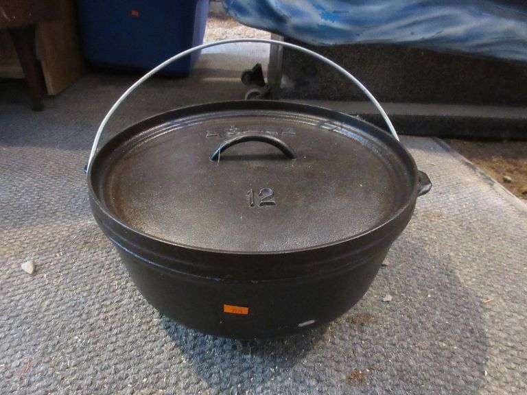 Lodge 12 QT Dutch Oven
