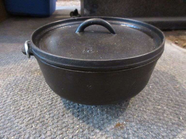 Camp Chef 10 QT Dutch Oven