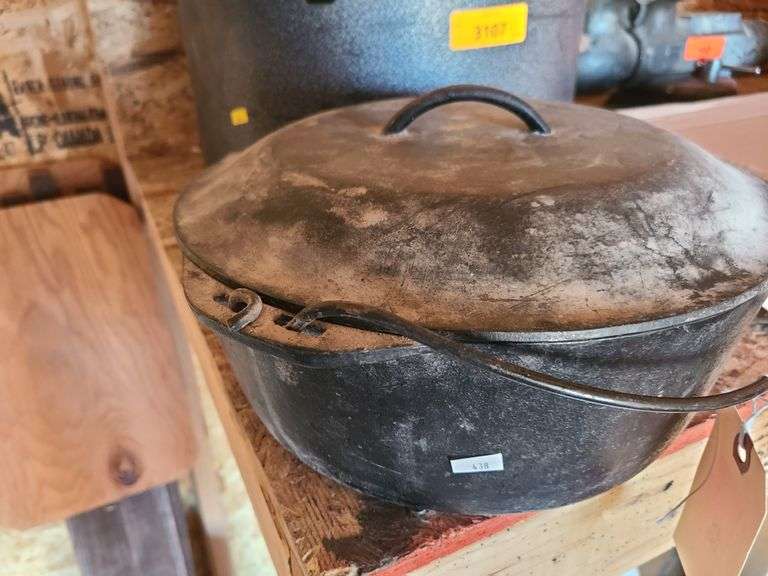 Cast Iron Dutch Oven with Lid