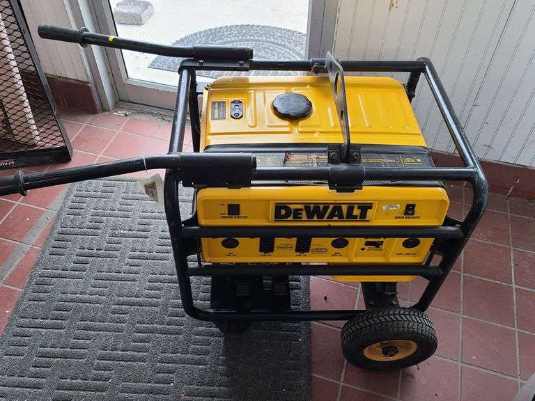 DeWalt 7000 WATT Gas Generator Electric Start