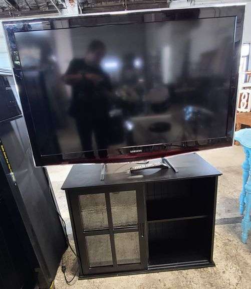 Samsung 52" Tv, Small Cabinet