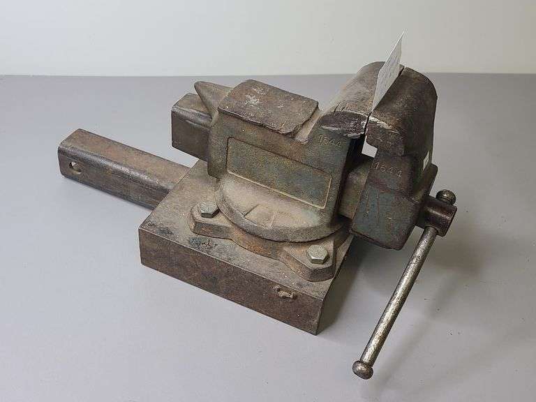 Wilton Hitch Mount Vise