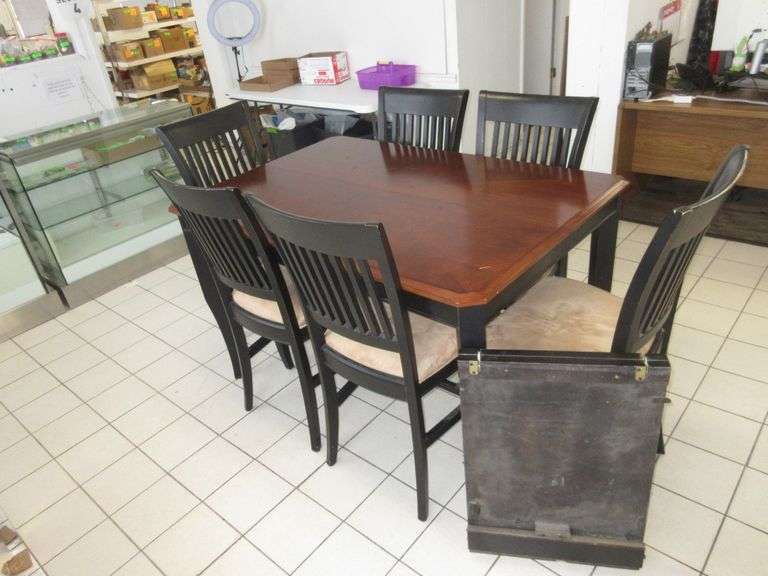 Dining Table with 6) Chairs and a Leaf Extension
