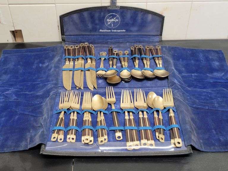 Handform Silverware Set - Prime Time Auctions, Inc.