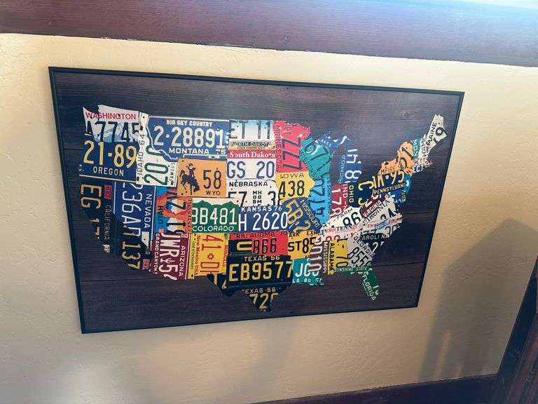 Metal United States License Plate Wall Hanging