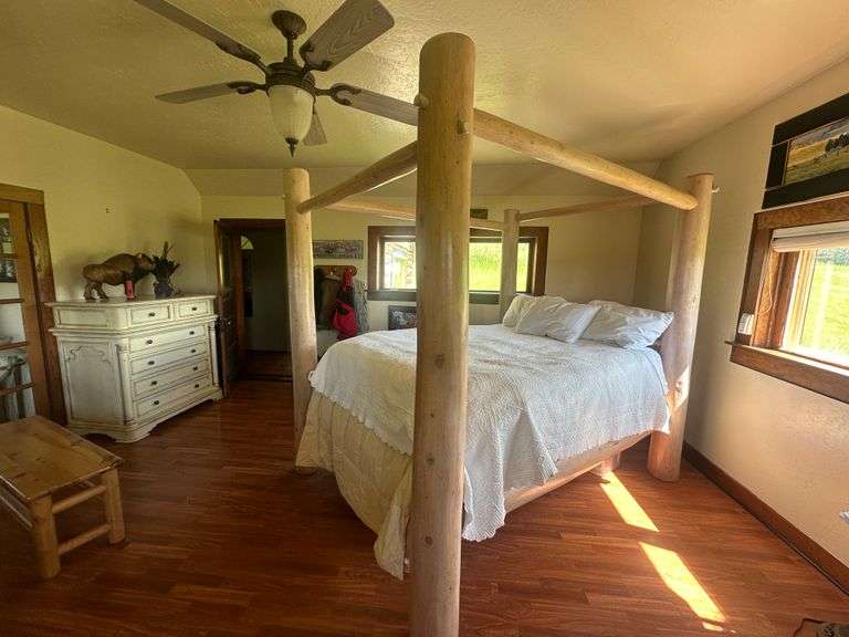 Queen Size White Washed Log Bed with Beautyrest Recharge Mattress, Down Comforter and White Bedspread