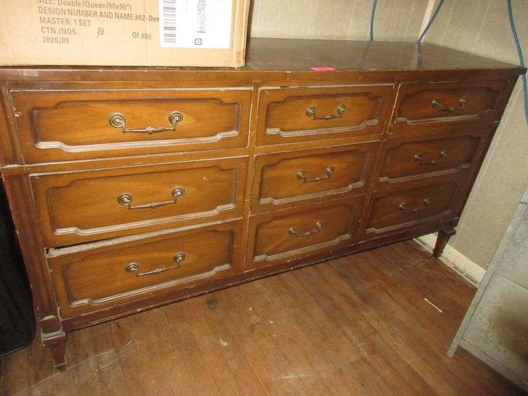 Dresser