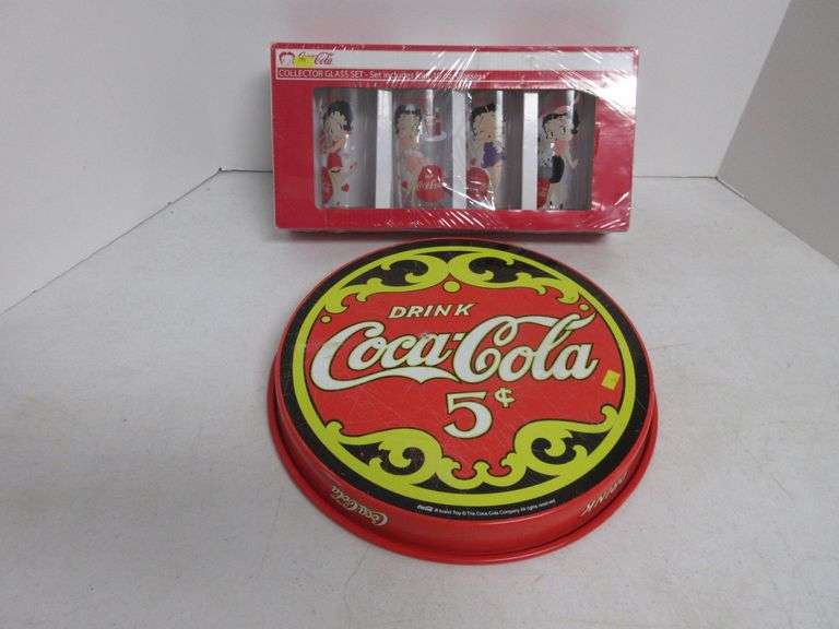 Coca-Cola Tray and Collector Coca-Cola Betty Boop Glasses