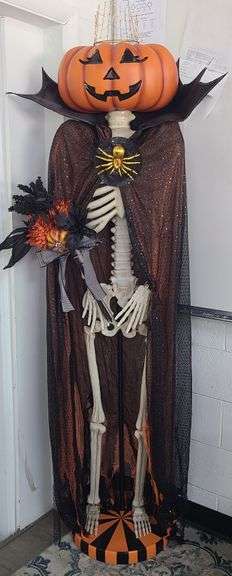 *6.5' Tall Member's Mark Pumpkin Queen