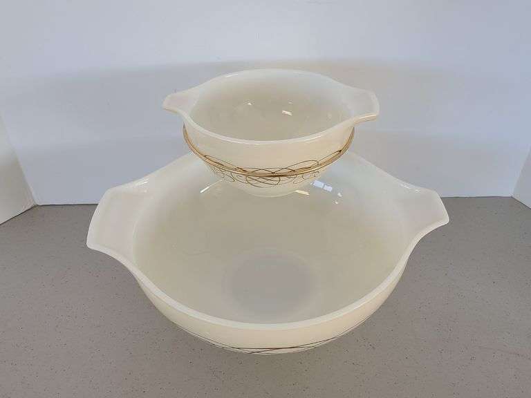 1959 Pyrex Golden Scroll Cinderella Bowl Chip Dip Set
