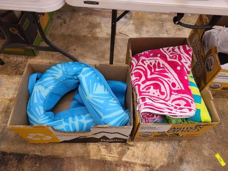 Big Joes Pool Float, 3) Beach Towels
