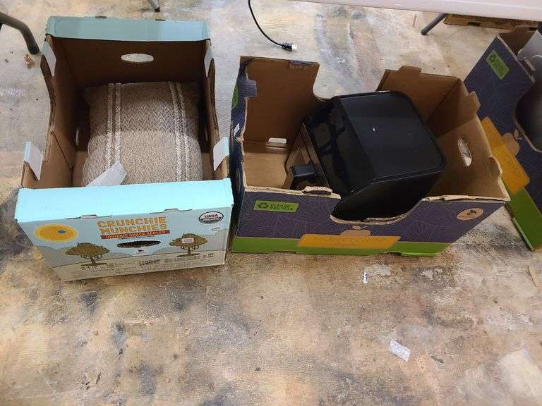 Gourmia Air Fryer, Decorative Pillow