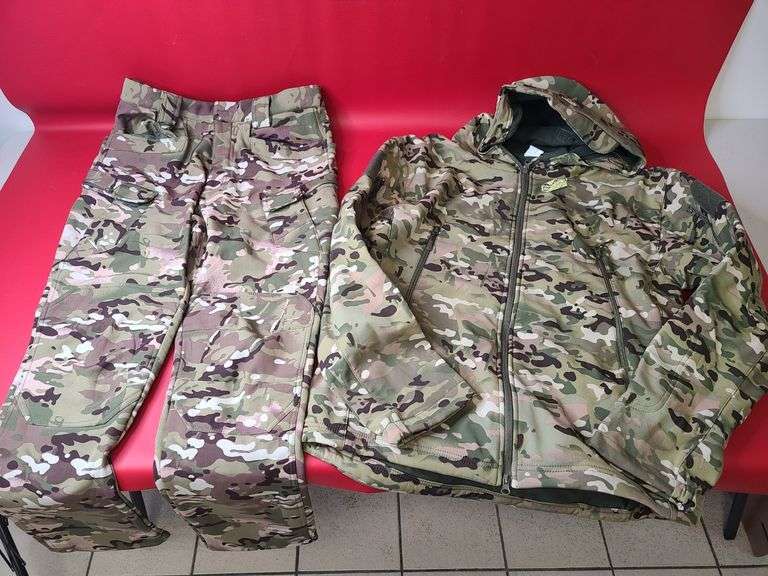 Camo Fleece Lined Jacket and Pants Size Large, New