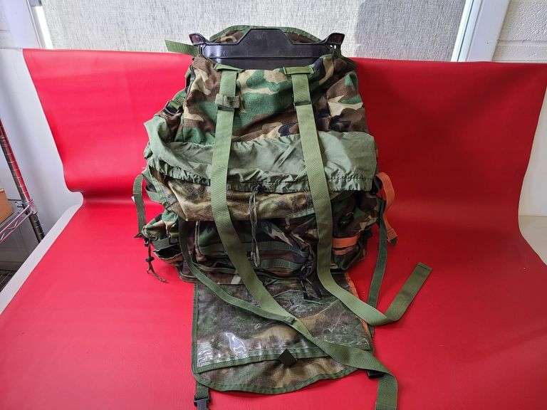 USGI Military MOLLE II Pack and Plastic Frame - Rucksack